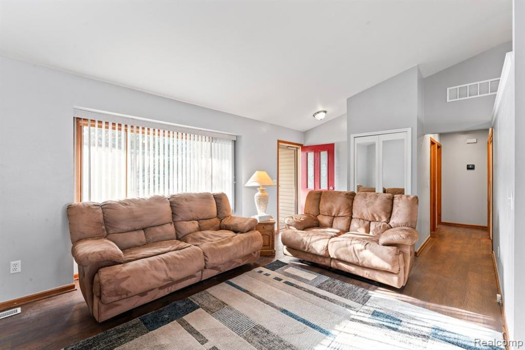 4014 LOTUS Drive, Waterford, MI 48329 — Photo 13
