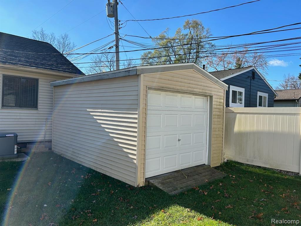 4014 LOTUS Drive, Waterford, MI 48329 — Photo 27