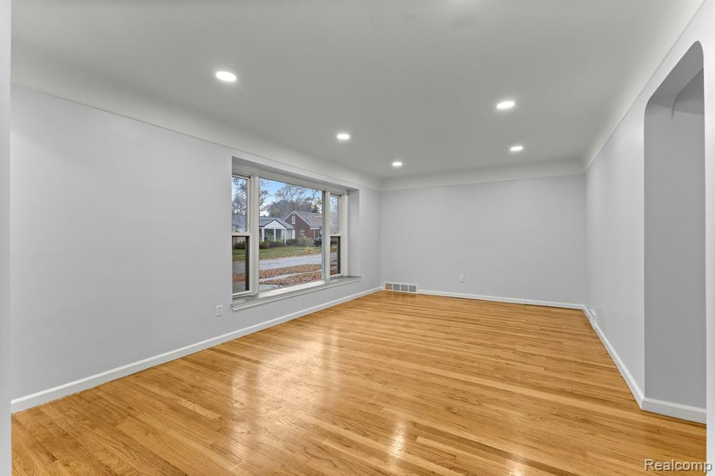 9570 GRAYFIELD, Redford, MI 48239 — Photo 4