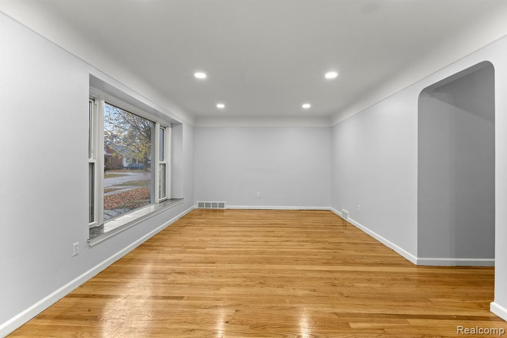 9570 GRAYFIELD, Redford, MI 48239 — Photo 5