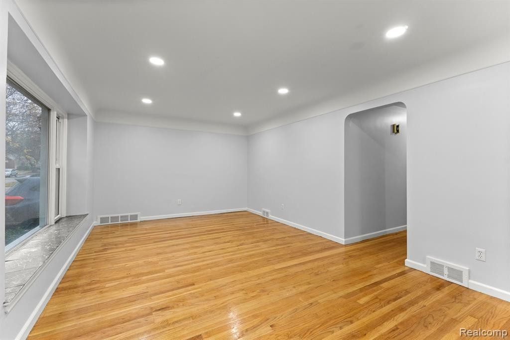 9570 GRAYFIELD, Redford, MI 48239 — Photo 6
