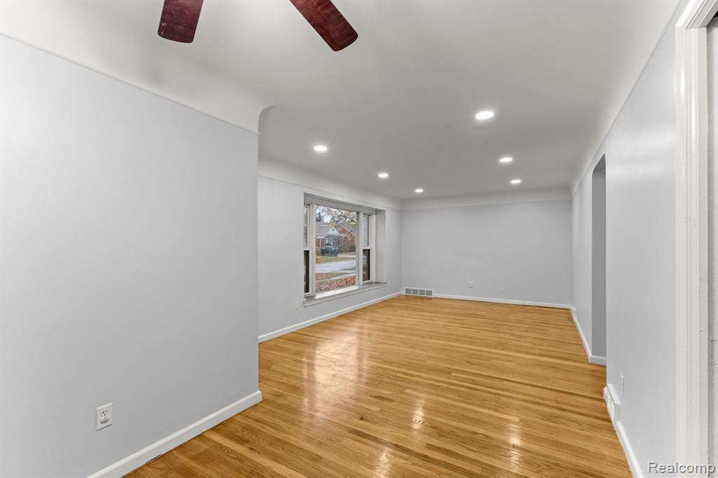 9570 GRAYFIELD, Redford, MI 48239 — Photo 12