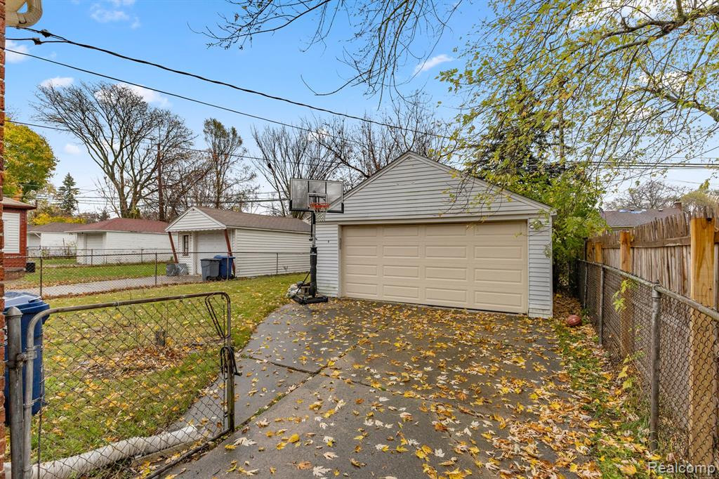 9570 GRAYFIELD, Redford, MI 48239 — Photo 31