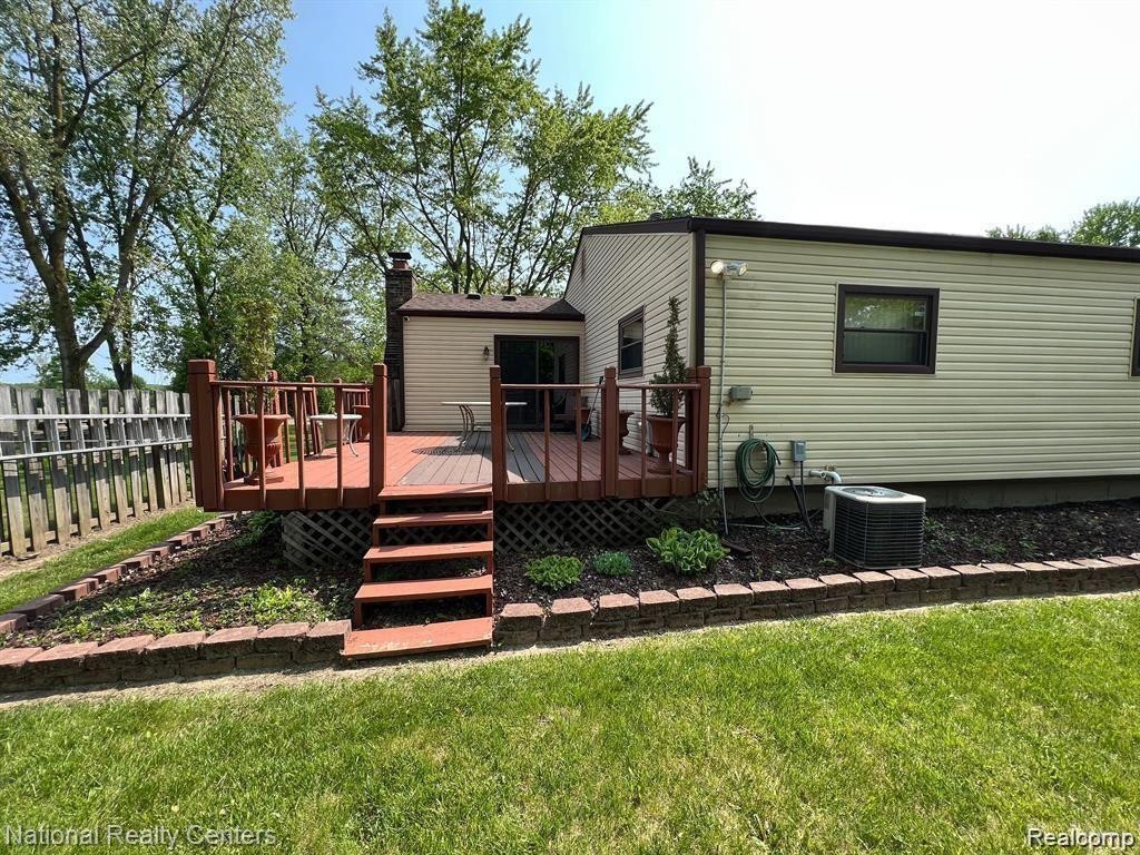 7985 RAINTREE Drive, Ypsilanti, MI 48197 — Photo 4