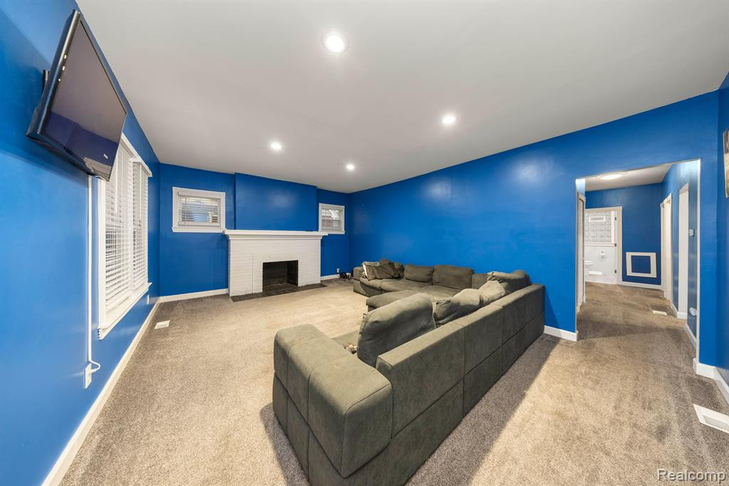 465 W GREENDALE, Highland Park, MI 48203 — Photo 2