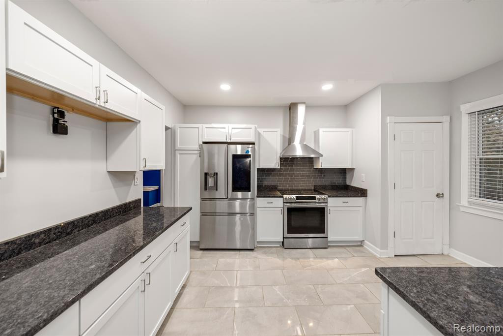 465 W GREENDALE, Highland Park, MI 48203 — Photo 7