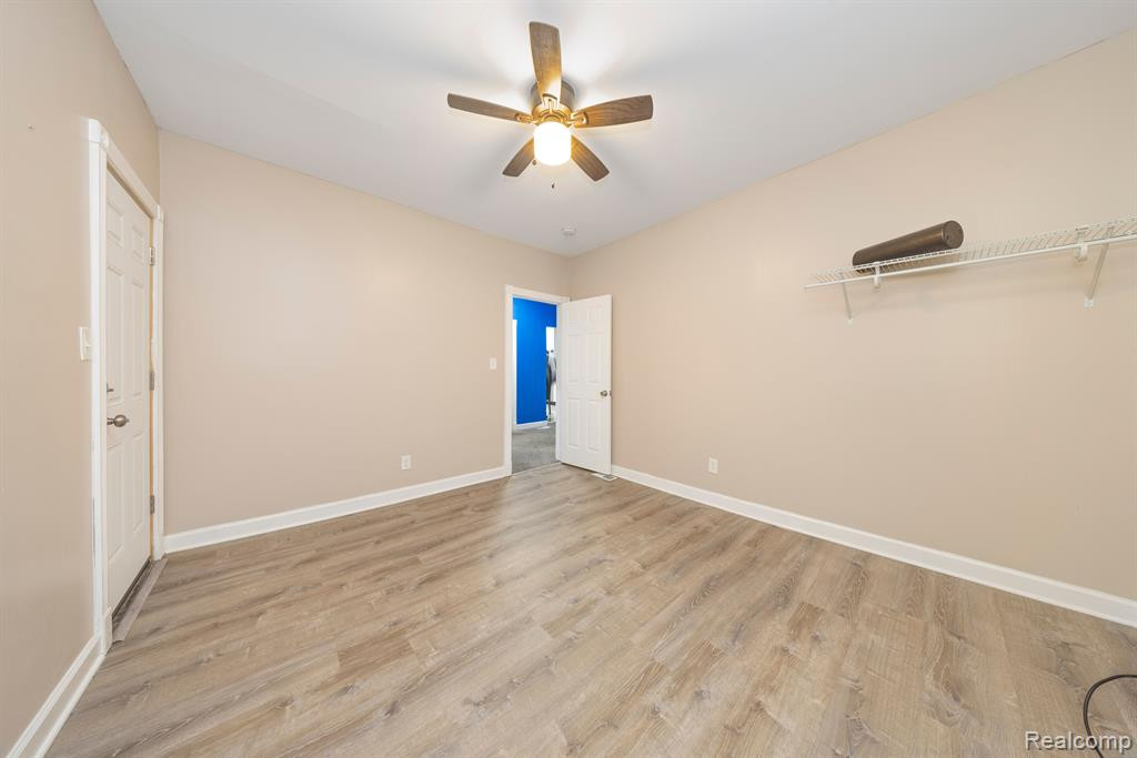 465 W GREENDALE, Highland Park, MI 48203 — Photo 9