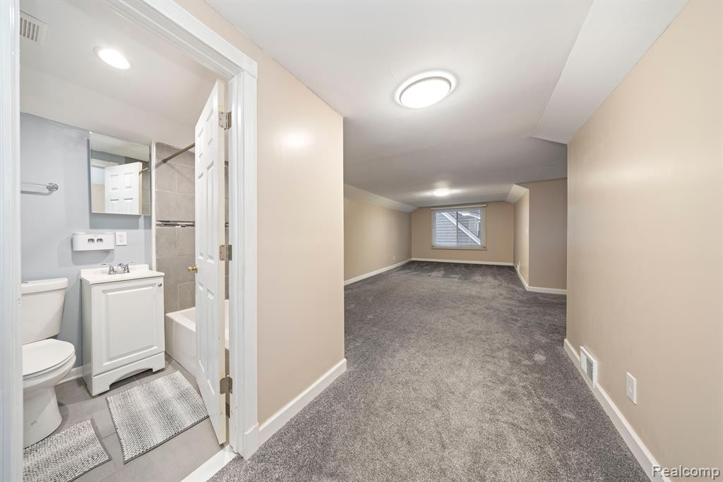 465 W GREENDALE, Highland Park, MI 48203 — Photo 15