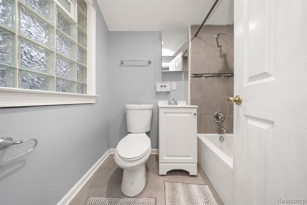 465 W GREENDALE, Highland Park, MI 48203 — Photo 18
