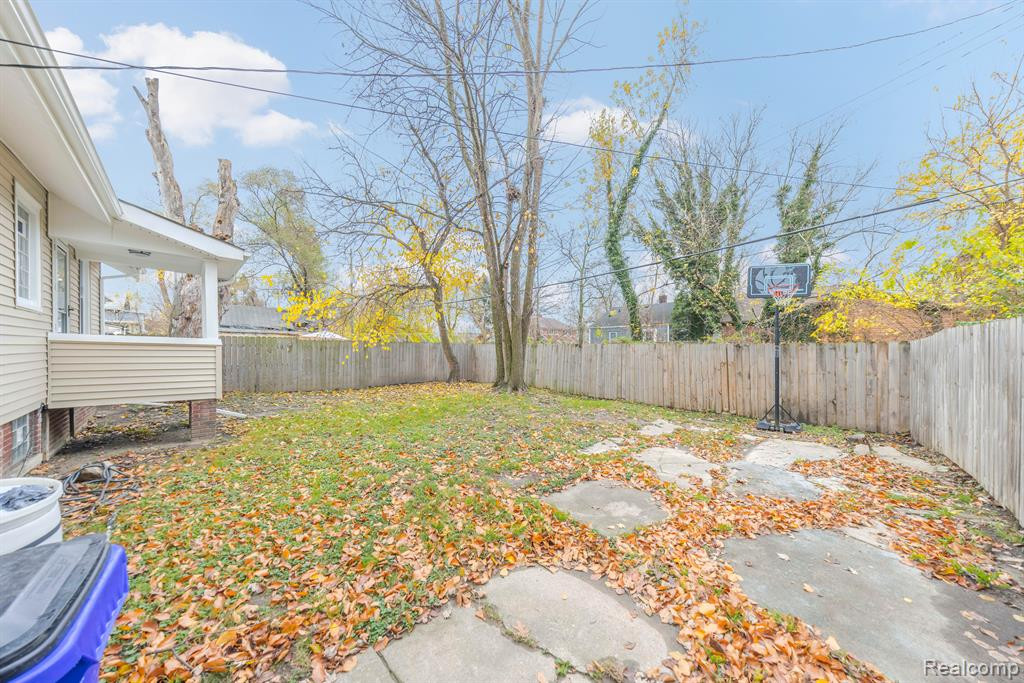 465 W GREENDALE, Highland Park, MI 48203 — Photo 25