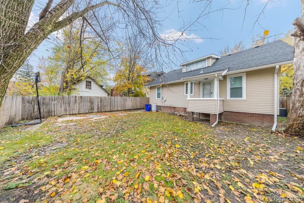 465 W GREENDALE, Highland Park, MI 48203 — Photo 26