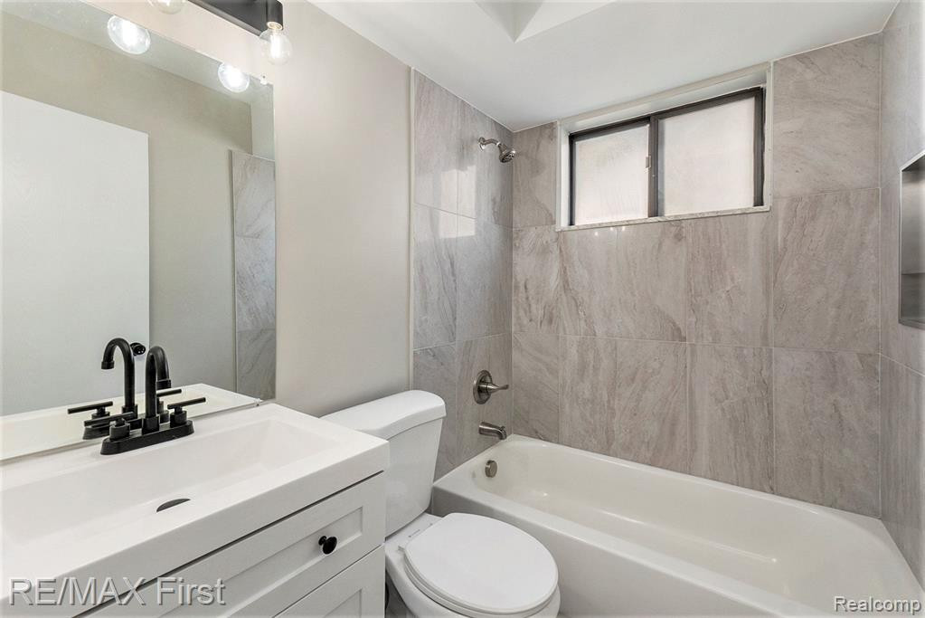 7269 BLUEBILL Street, Clay, MI 48001 — Photo 16