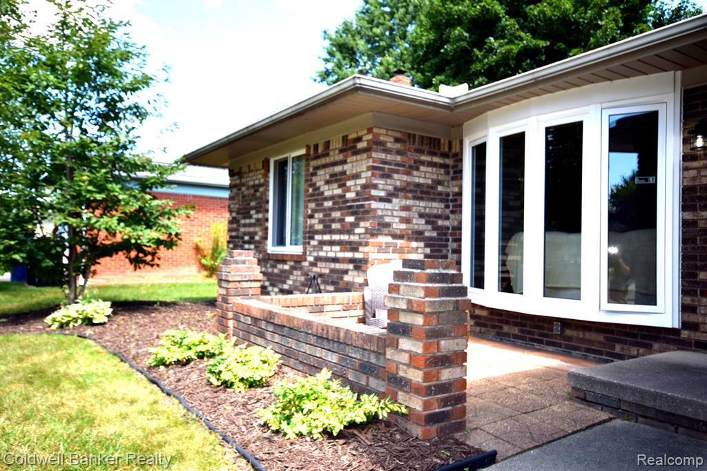 7350 WILLOW CREEK Drive, Canton, MI 48187 — Photo 4