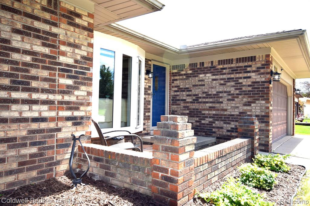 7350 WILLOW CREEK Drive, Canton, MI 48187 — Photo 5