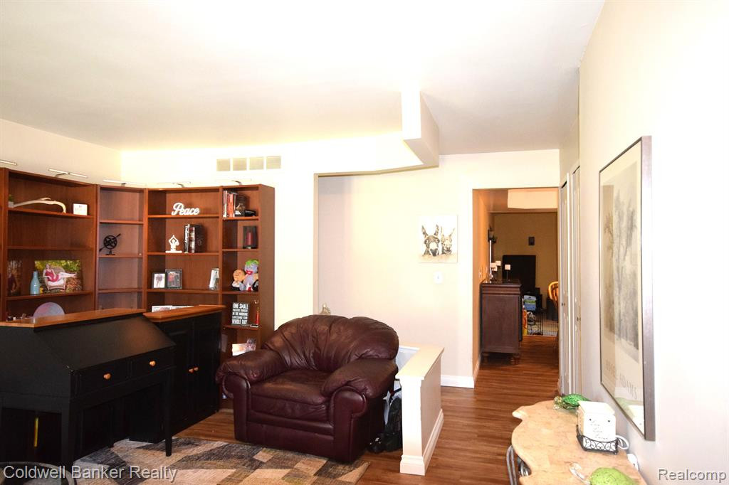 7350 WILLOW CREEK Drive, Canton, MI 48187 — Photo 8