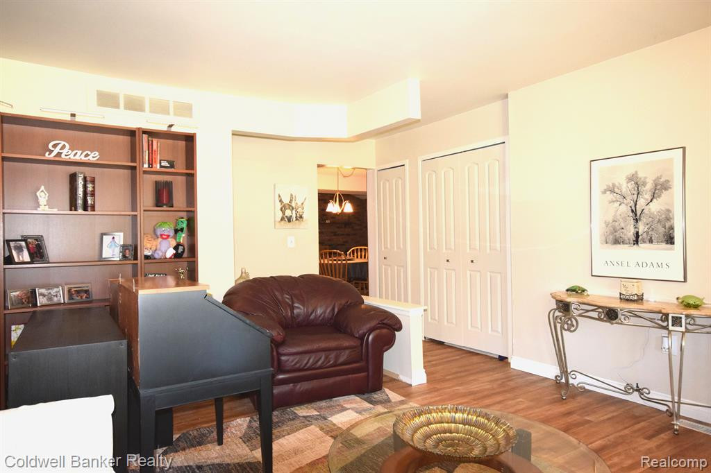 7350 WILLOW CREEK Drive, Canton, MI 48187 — Photo 9