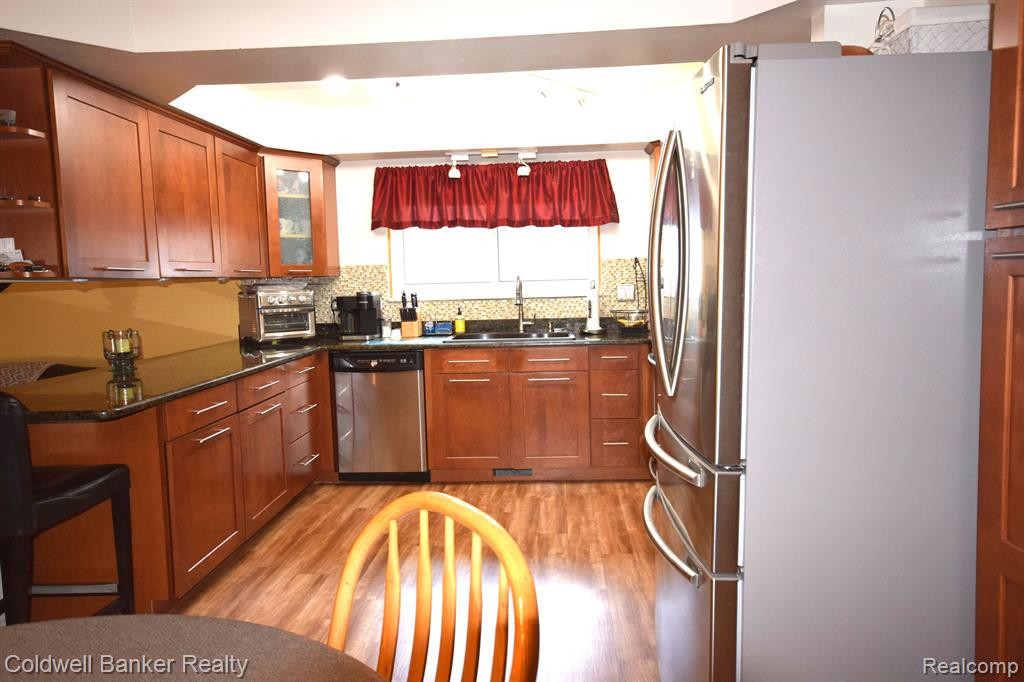 7350 WILLOW CREEK Drive, Canton, MI 48187 — Photo 11