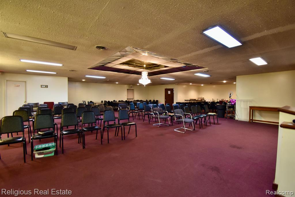 9524 CAMERON Street, Detroit, MI 48211 — Photo 8