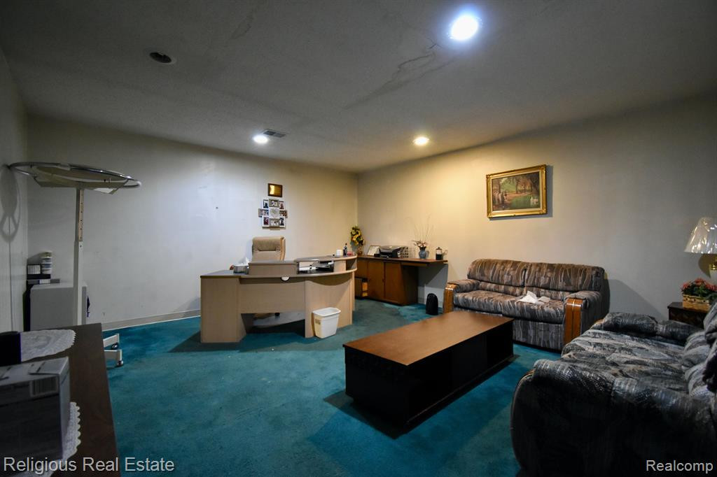 9524 CAMERON Street, Detroit, MI 48211 — Photo 12