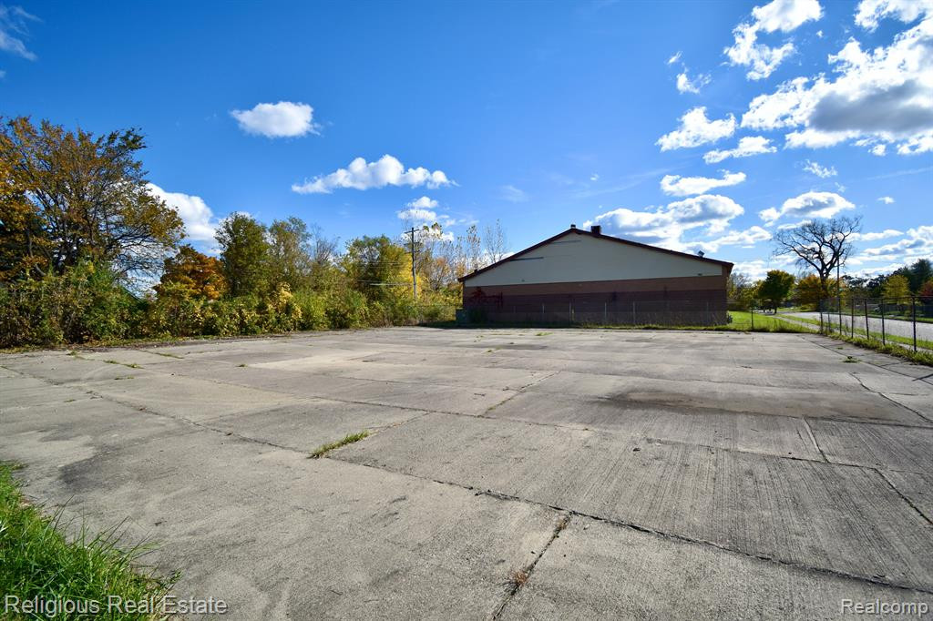 9524 CAMERON Street, Detroit, MI 48211 — Photo 13