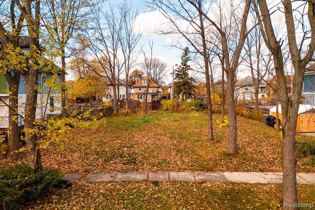 261 WOODLAND Street - Photo 2