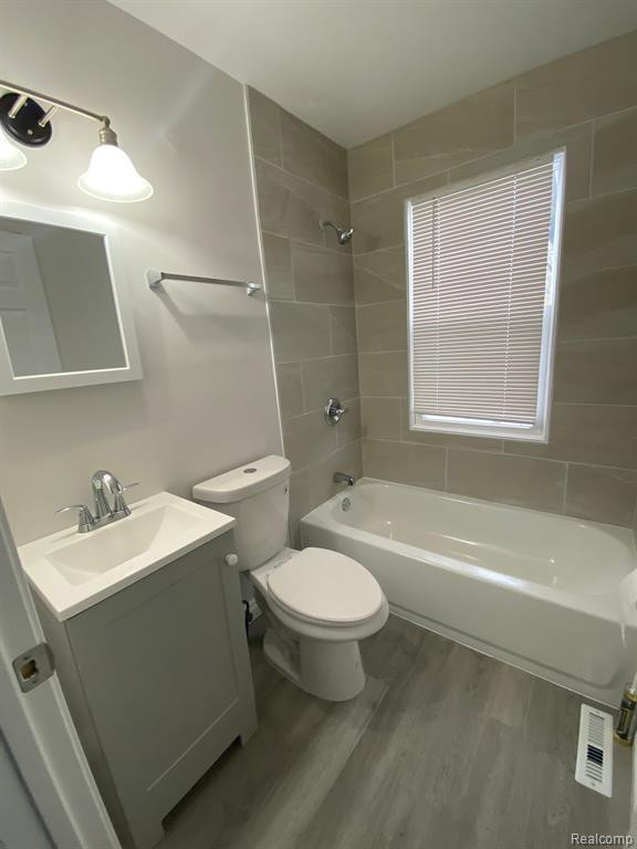 7012 CADILLAC Avenue, Warren, MI 48091 — Photo 7