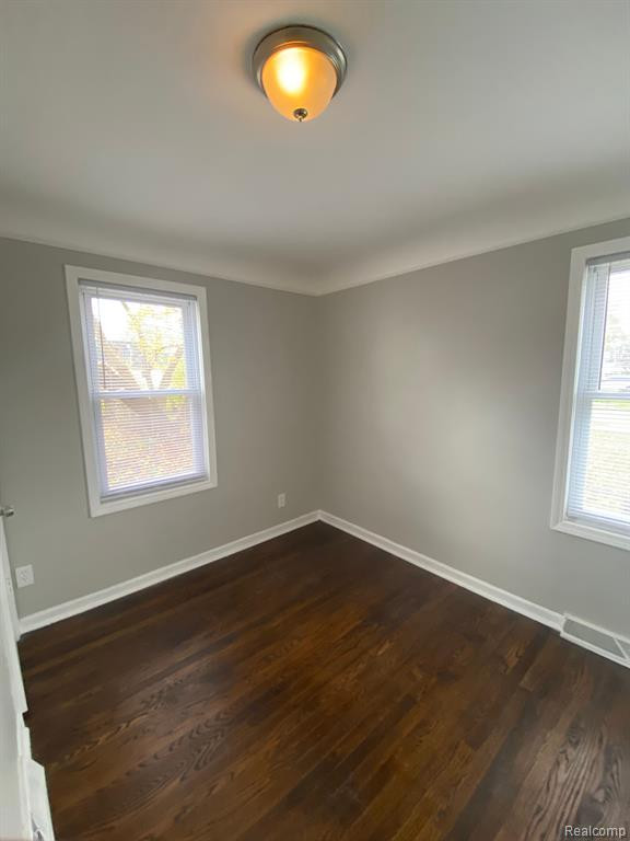 7012 CADILLAC Avenue, Warren, MI 48091 — Photo 8