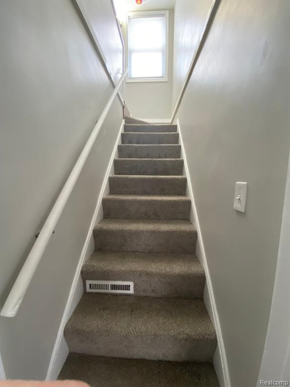 7012 CADILLAC Avenue, Warren, MI 48091 — Photo 10