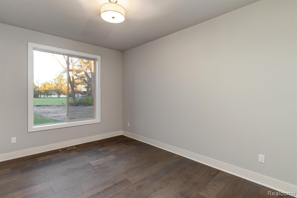 4970 Adler Court, Troy, MI 48085 — Photo 33