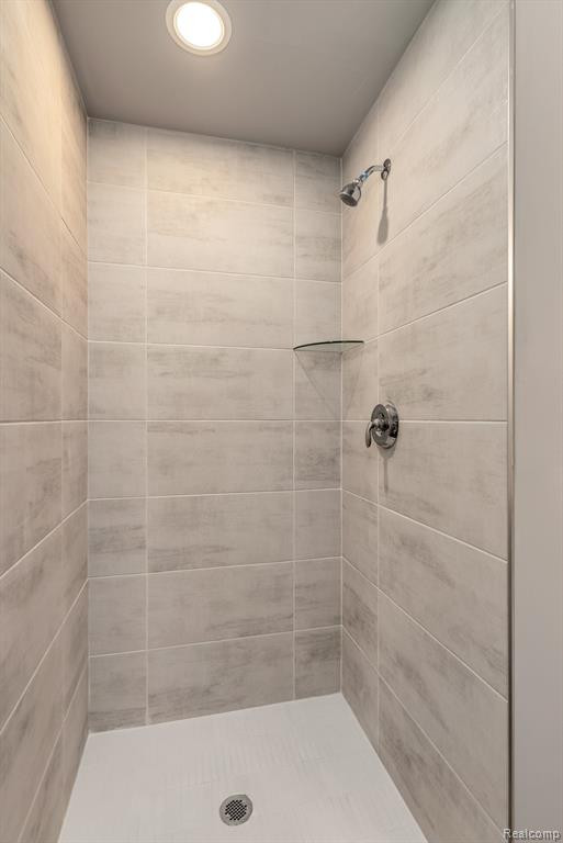 4970 Adler Court, Troy, MI 48085 — Photo 37
