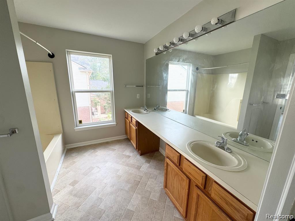 4642 POND Run, Canton, MI 48188 — Photo 23