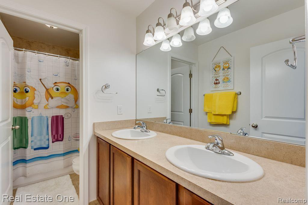 51230 UPLAND VIEW Street, Canton, MI 48188 — Photo 34