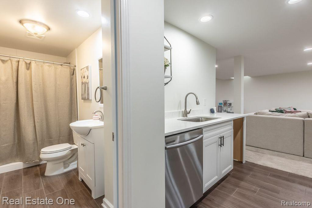 51230 UPLAND VIEW Street, Canton, MI 48188 — Photo 44