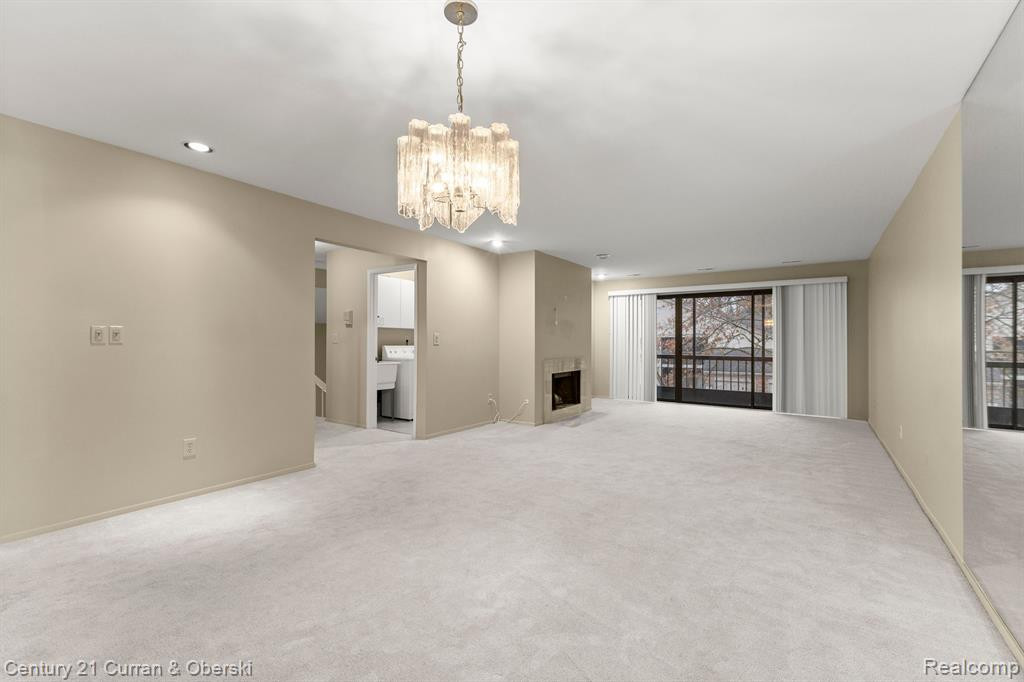 29703 PINE RIDGE Circle, Farmington Hills, MI 48331 — Photo 4