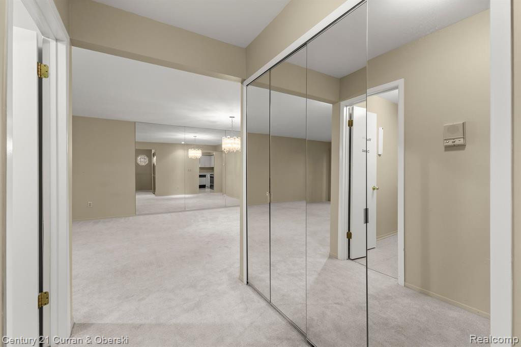 29703 PINE RIDGE Circle, Farmington Hills, MI 48331 — Photo 5