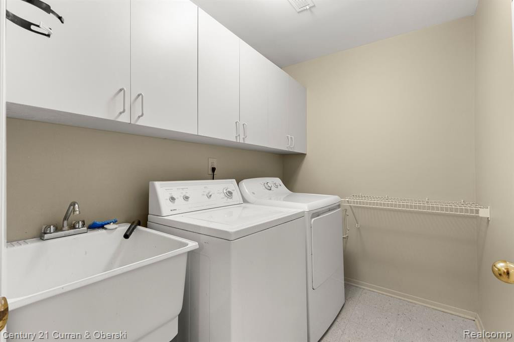 29703 PINE RIDGE Circle, Farmington Hills, MI 48331 — Photo 30