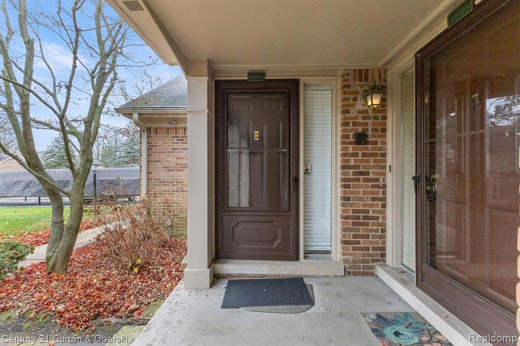 29703 PINE RIDGE Circle, Farmington Hills, MI 48331 — Photo 34