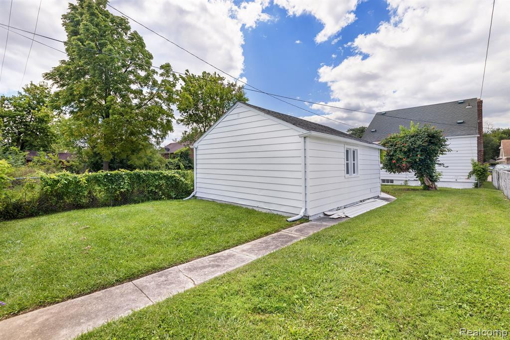 9930 WINTHROP Street, Detroit, MI 48227 — Photo 4