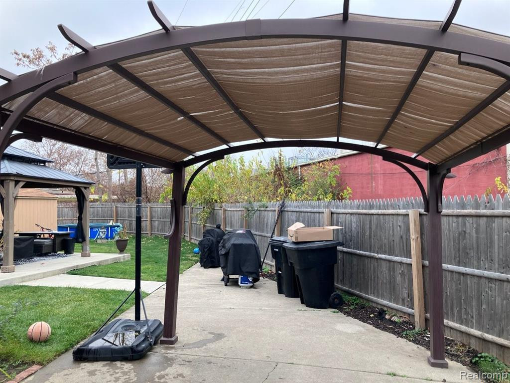 1740 S BEATRICE Street, Detroit, MI 48217 — Photo 16