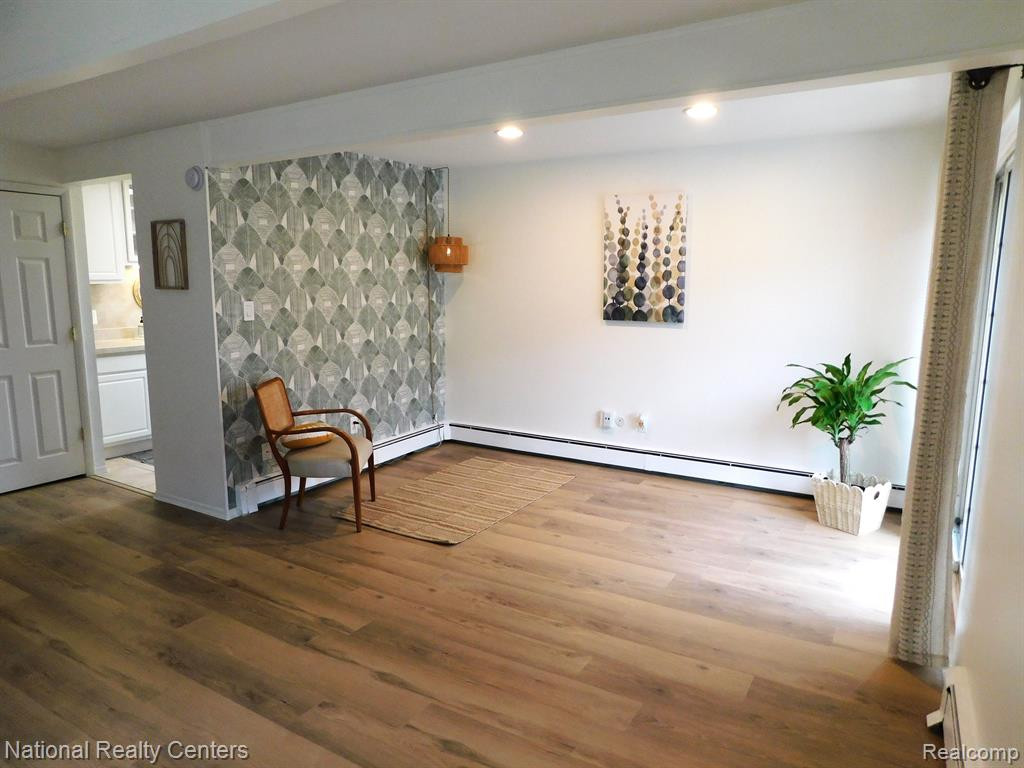 2332 W 14 MILE Road, 12, Royal Oak, MI 48073 — Photo 5