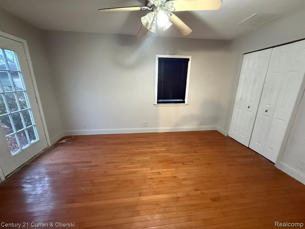 5938 KINMORE Street, Dearborn Heights, MI 48127 — Photo 6