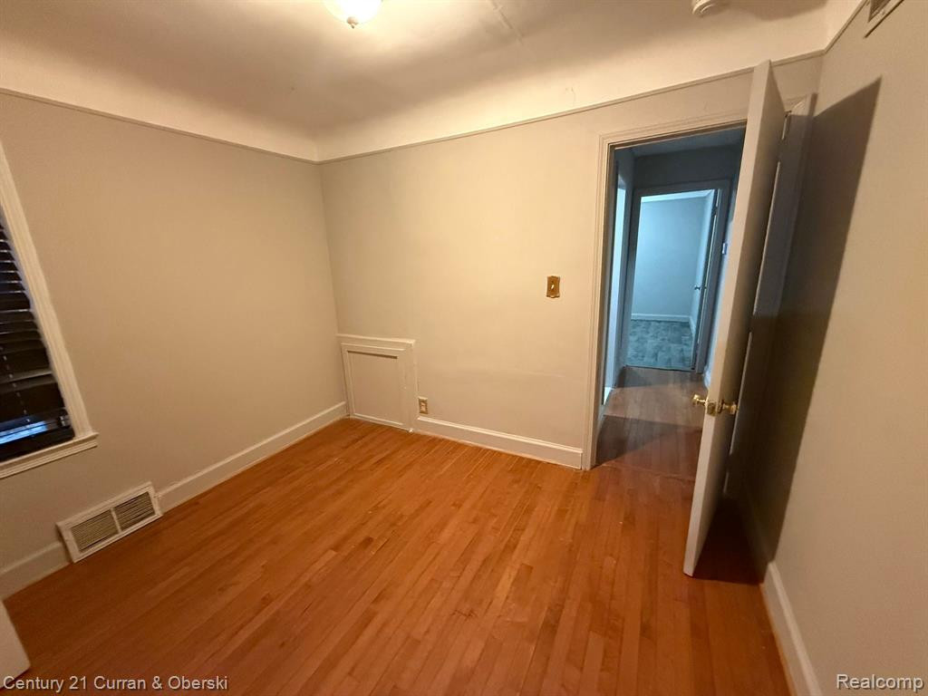 5938 KINMORE Street, Dearborn Heights, MI 48127 — Photo 7