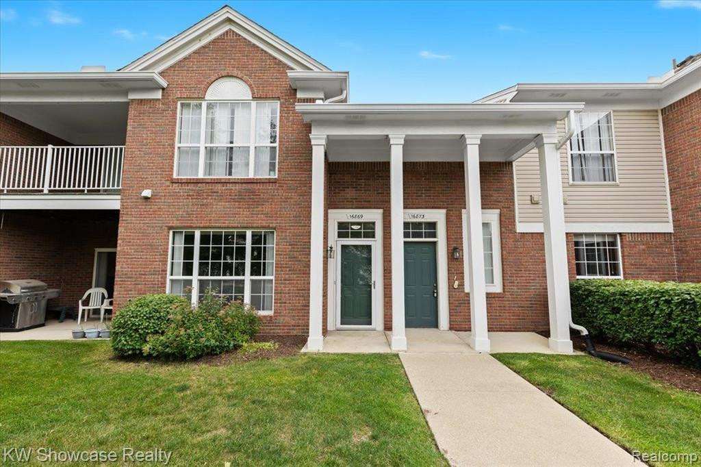 16869 CARRIAGE Way, Northville, MI 48168 — Photo 2