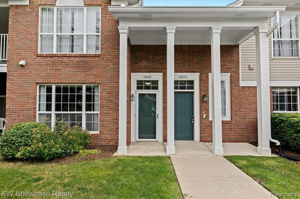16869 CARRIAGE Way, Northville, MI 48168 — Photo 3