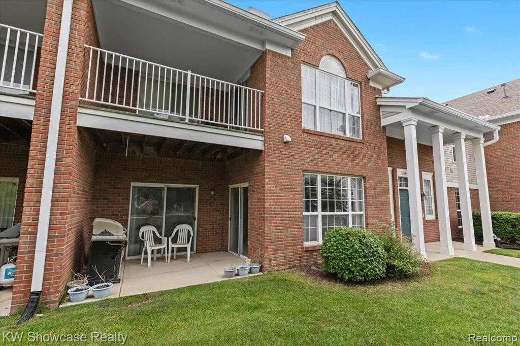 16869 CARRIAGE Way, Northville, MI 48168 — Photo 4