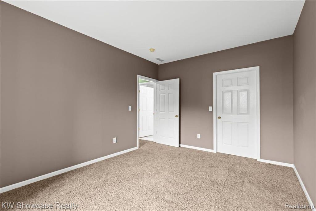 16869 CARRIAGE Way, Northville, MI 48168 — Photo 23