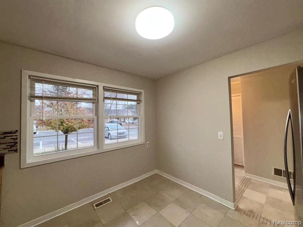 1571 BRENTWOOD Drive, Troy, MI 48098 — Photo 7