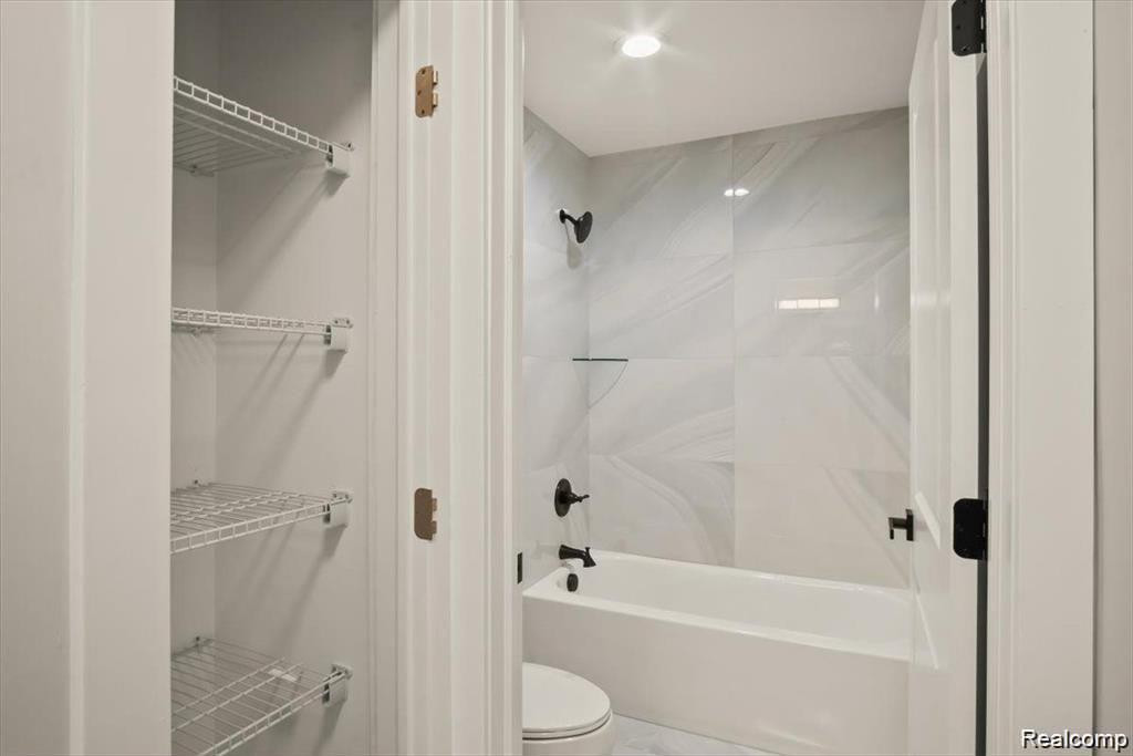 56056 BARNES, Macomb, MI 48042 — Photo 32