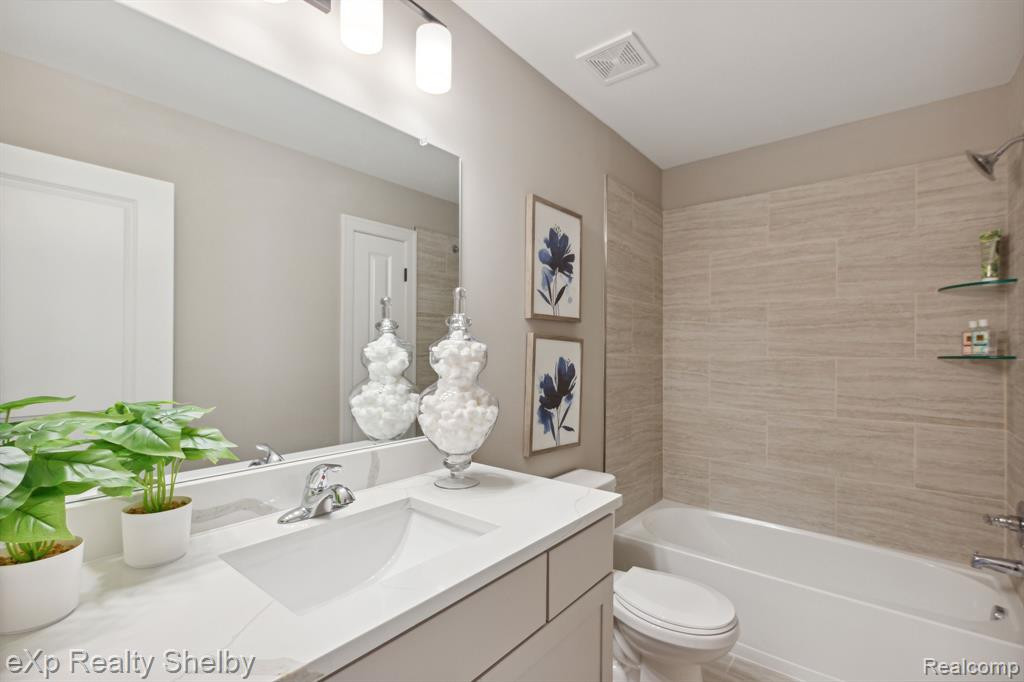 52841 WELLINGTON VALLEY Drive, Macomb, MI 48042 — Photo 29