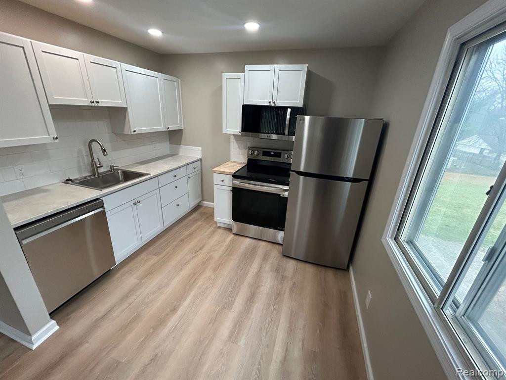 5270 VAN WINKLE Street, Brighton, MI 48116 — Photo 4